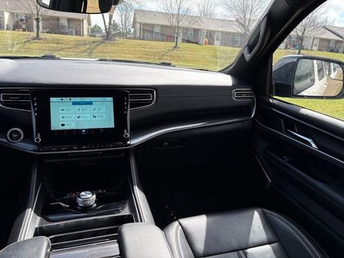 Used 2024 Jeep Wagoneer 4WD w/ Convenience Group I image 30