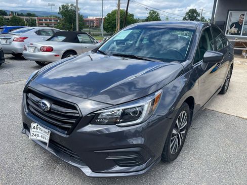 Used 2018 Subaru Legacy 2.5i Premium AWD/4WD image 2