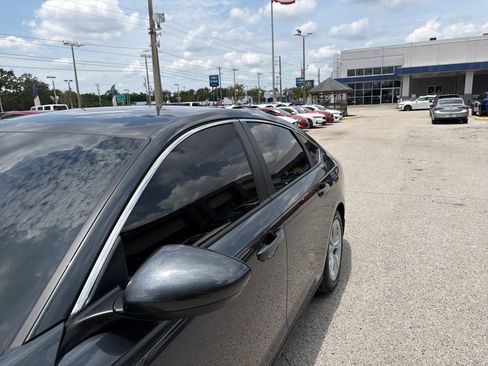 Used 2025 Honda Accord LX image 12