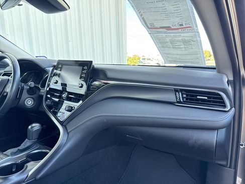 Used 2023 Toyota Camry SE image 37