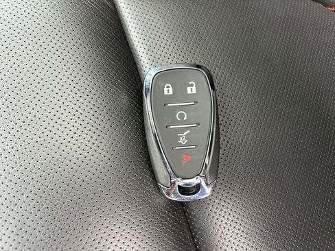 Used 2023 Chevrolet Traverse RS image 33