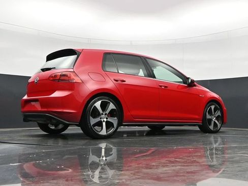 Used 2016 Volkswagen Golf 4-Door FWD image 40