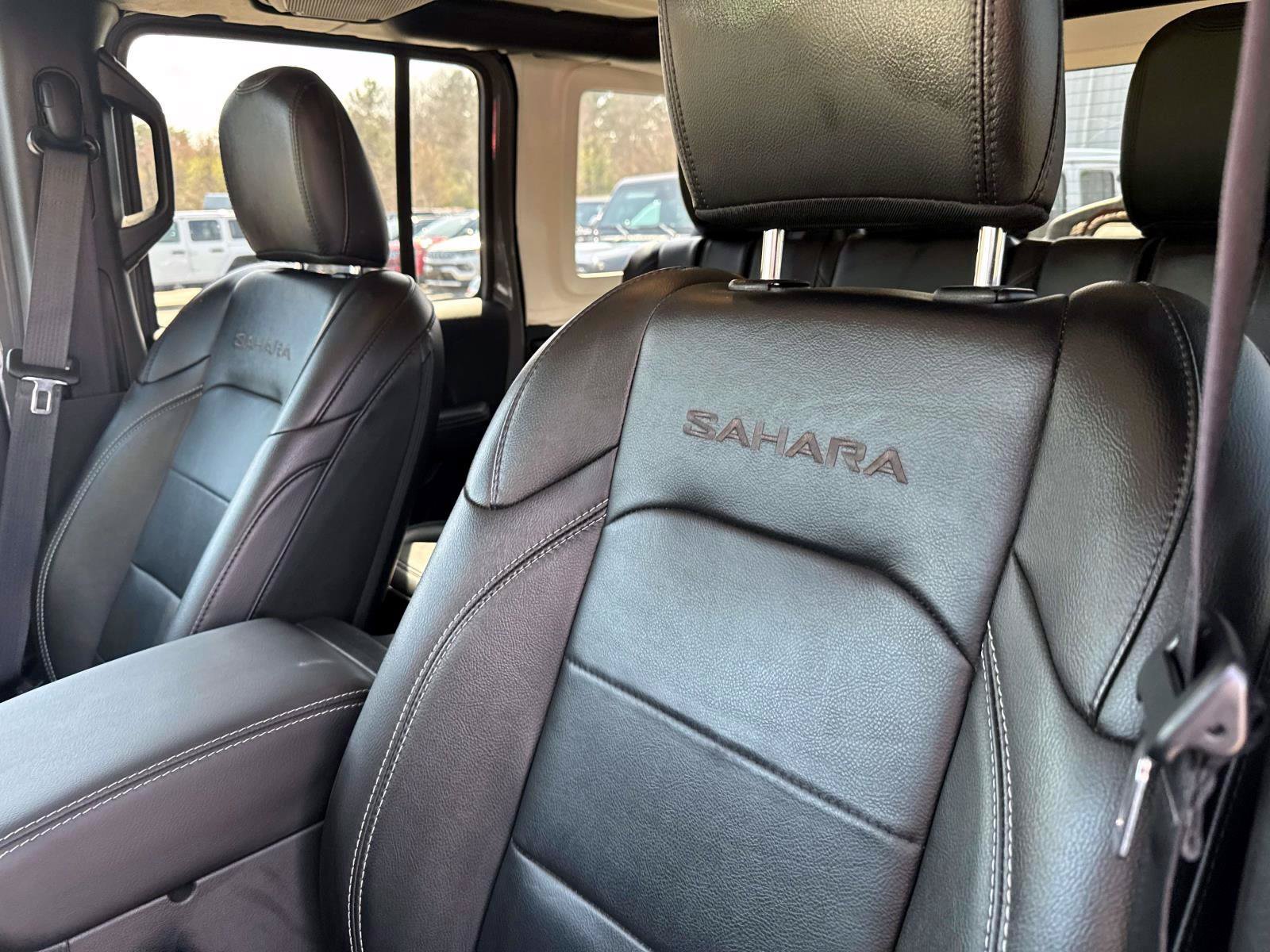 Used 2023 Jeep Wrangler Unlimited Sahara w/ Cold Weather Group AWD/4WD image 10
