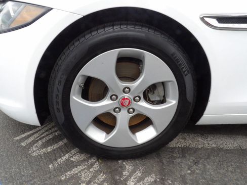 Used 2018 Jaguar XE RWD image 14
