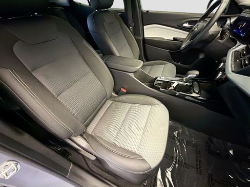 Used 2025 Chevrolet Trax LT w/ Driver Confidence Package FWD image 15
