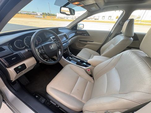 Used 2017 Honda Accord EX-L image 9