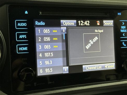 Used 2019 Toyota Tacoma TRD Off-Road image 13