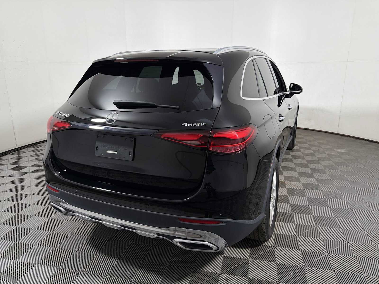 Used 2023 Mercedes-Benz GLC 300 4MATIC image 6
