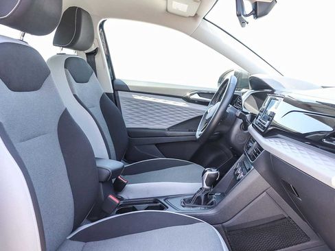 Used 2022 Volkswagen Taos S w/ IQ Drive S Package image 10