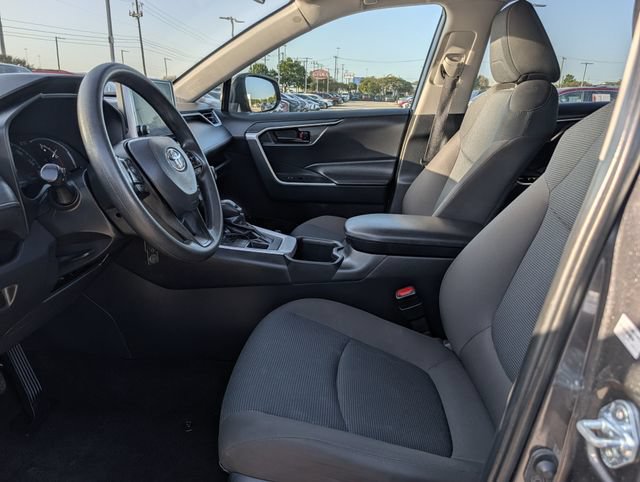 Used 2025 Toyota RAV4 LE AWD/4WD image 26