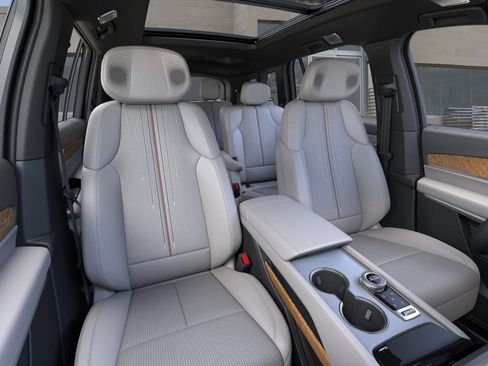 New 2026 Cadillac Vistiq Sport w/ LPO, Floor Liner Package image 16