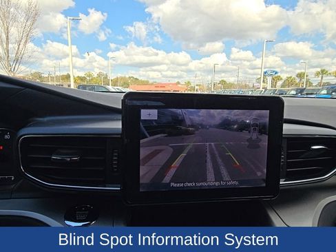 Used 2021 Ford Explorer XLT w/ Equipment Group 202A image 9