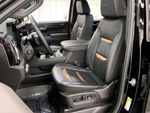 Used 2024 GMC Sierra 1500 AT4 w/ Technology Package image 21