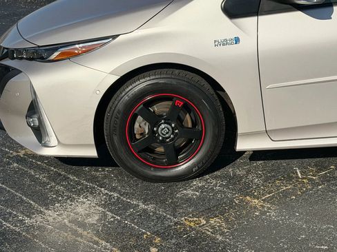 Used 2021 Toyota Prius Prime Limited image 15