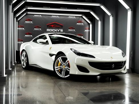 Used 2020 Ferrari Portofino RWD image 9