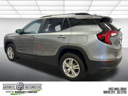 Used 2023 GMC Terrain SLE w/ Driver Convenience Package AWD/4WD image 4
