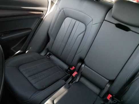 Used 2023 Audi Q5 2.0T Premium w/ Convenience Package AWD/4WD image 12