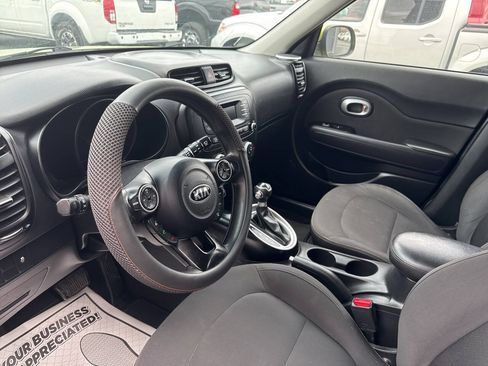 Used 2015 Kia Soul FWD image 16