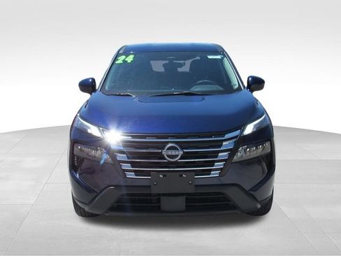 Used 2024 Nissan Rogue SV AWD/4WD image 9