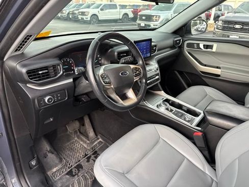 Used 2021 Ford Explorer XLT w/ Equipment Group 202A AWD/4WD image 10