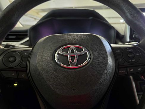 Used 2025 Toyota RAV4 XLE AWD/4WD image 21