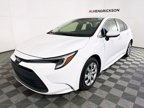 Used 2023 Toyota Corolla LE image 7