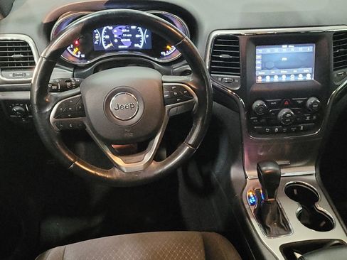 Used 2019 Jeep Grand Cherokee Laredo image 22