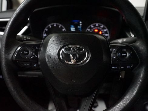 Used 2025 Toyota Corolla LE FWD image 12