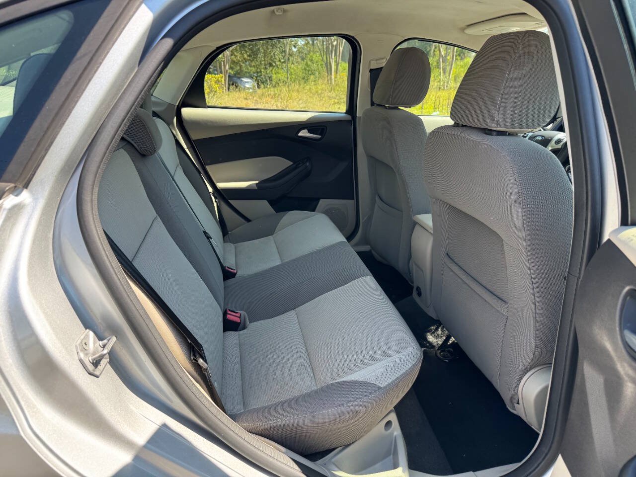 Used 2014 Ford Focus SE FWD image 12