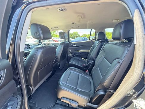 Used 2023 GMC Acadia SLT AWD/4WD image 37