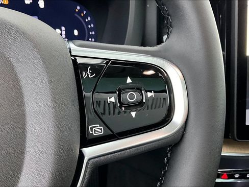 New 2026 Volvo XC60 B5 Core AWD/4WD image 17