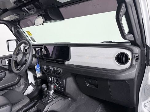 Used 2024 Jeep Wrangler Willys image 25