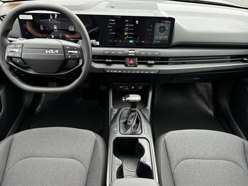 New 2025 Kia K4 LXS image 15
