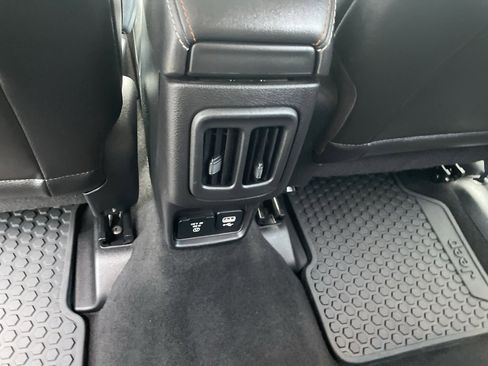 Used 2018 Jeep Compass Latitude w/ Popular Equipment Group image 11