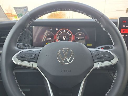 New 2026 Volkswagen Tiguan SE FWD image 22