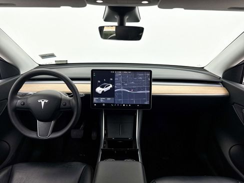 Used 2020 Tesla Model Y Long Range image 18