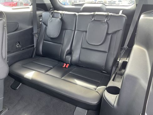 Used 2022 Ford Explorer XLT w/ Equipment Group 202A image 34