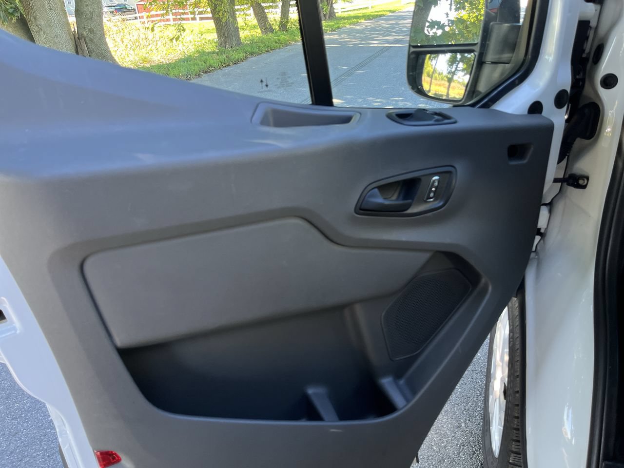 Used 2025 Ford Transit 350 XLT RWD image 3
