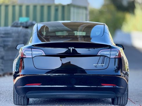 Used 2022 Tesla Model 3 Long Range AWD/4WD image 11