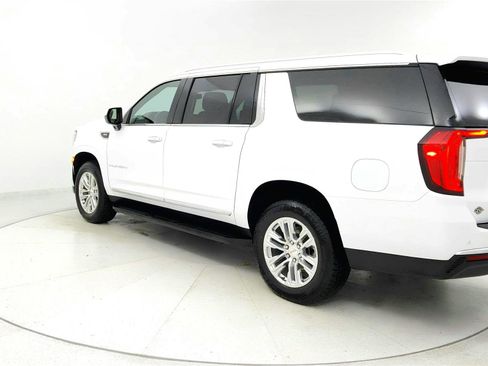 Used 2024 GMC Yukon XL SLT RWD image 3