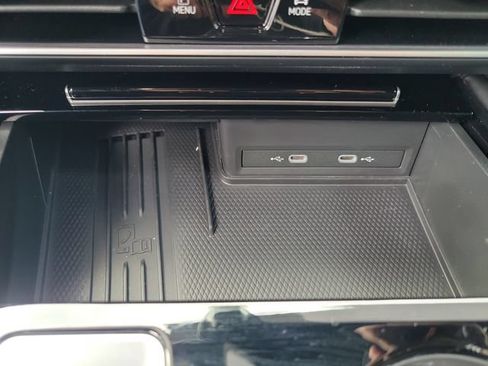 Used 2026 Volkswagen Atlas Cross Sport SE FWD image 31