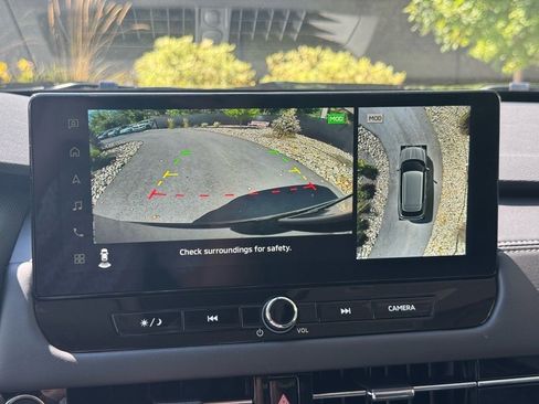 New 2025 Mitsubishi Outlander SE image 30