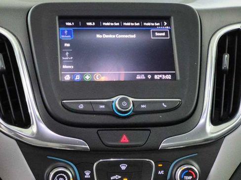 Used 2021 Chevrolet Equinox LS AWD/4WD image 16