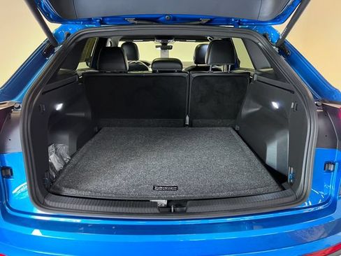 Certified 2024 Volkswagen Atlas Cross Sport SE FWD image 5