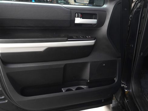 Used 2021 Toyota Tundra Limited w/ Limited Premium Package image 18