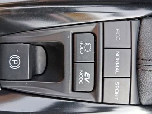 Used 2025 Toyota Camry SE w/ Convenience Package AWD/4WD image 28