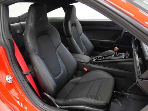 Used 2024 Porsche 911 Carrera image 24