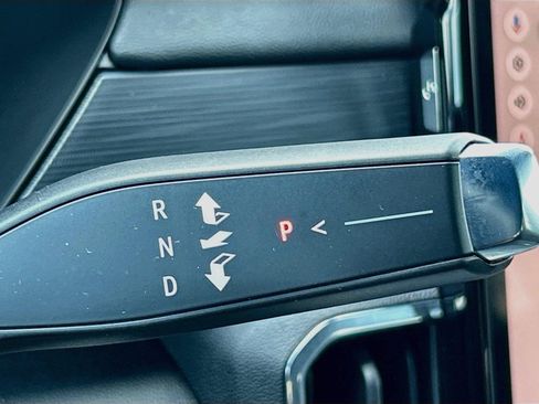 Used 2025 GMC Acadia Elevation AWD/4WD image 30