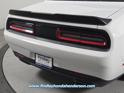 Used 2015 Dodge Challenger SXT RWD image 5