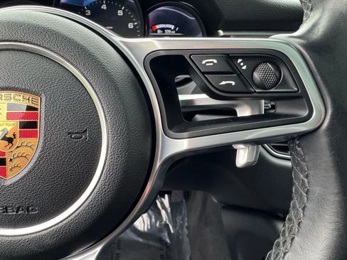 Used 2018 Porsche Macan image 32